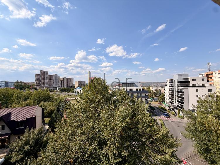 Apartament cu 3 camere decomandat, mobilat în Zorilor