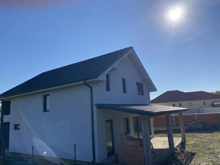 Casă cu 4 camere în Spitalul Județean