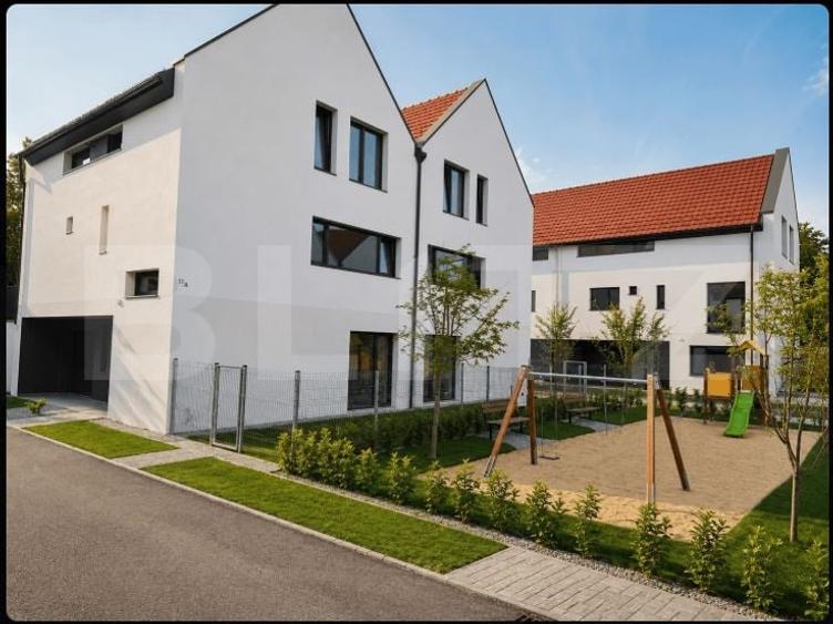 Duplex cu 4 camere cu Canalizare în Bună Ziua