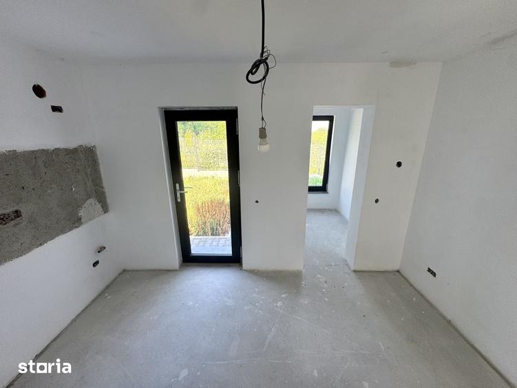 Casă cu 4 camere cu Teren 450 Mp în Ciurea