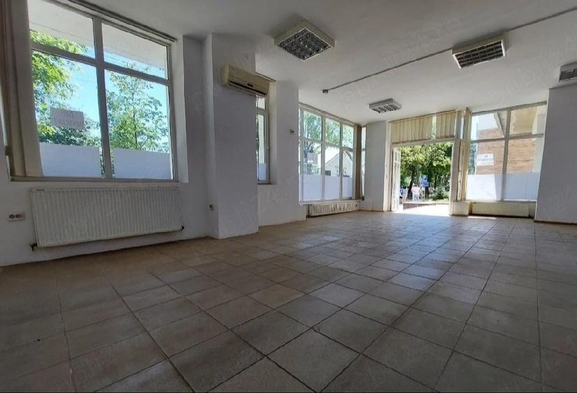 Spațiu comercial, de 60 mp, în Central