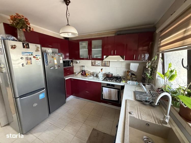 Casă cu 4 camere cu Teren 200 Mp în Central