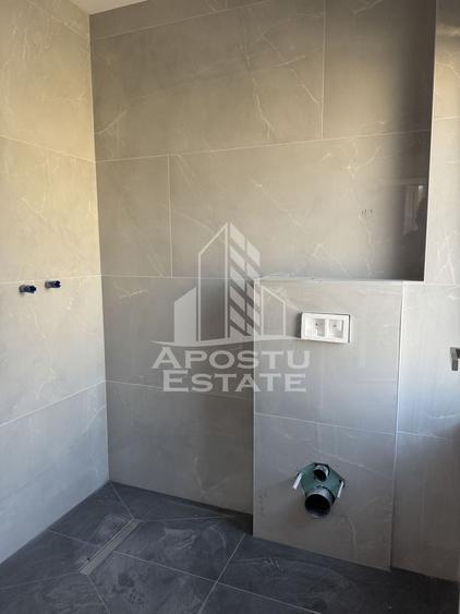 Duplex cu 5 camere cu Canalizare în Ghiroda