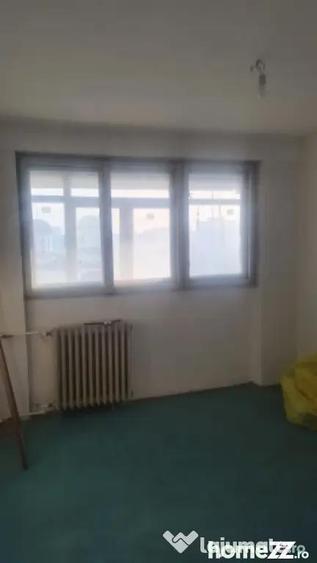 Apartament cu 3 camere decomandat în Doamna Ghica
