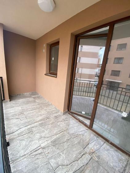 Apartament cu 2 camere semidecomandat în Girocului