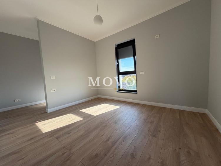 Duplex cu 4 camere cu Canalizare în Covaci