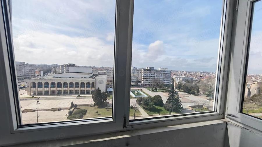 Apartament cu 2 camere decomandat, mobilat în Casa de Cultură