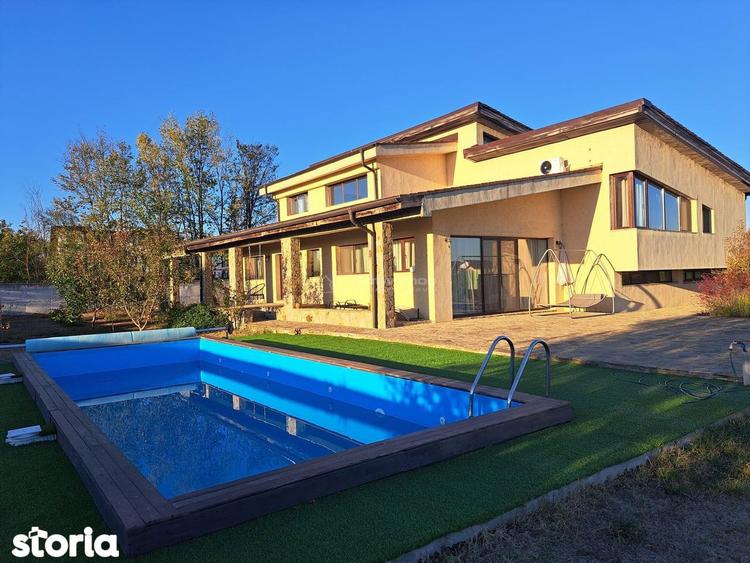 Casă cu 8 camere cu Teren 2500 Mp în Crevedia