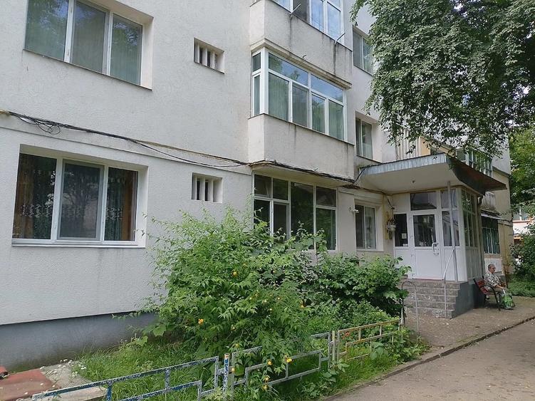 Inchiriez apartament 2 camere in Pascani deal,zona ultracentrala,str Stefan cel Mare (zona BCR) - 3