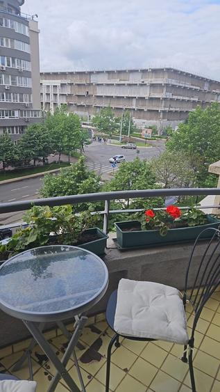 Birou, de 60 mp, în P-ța Sfânta Vineri