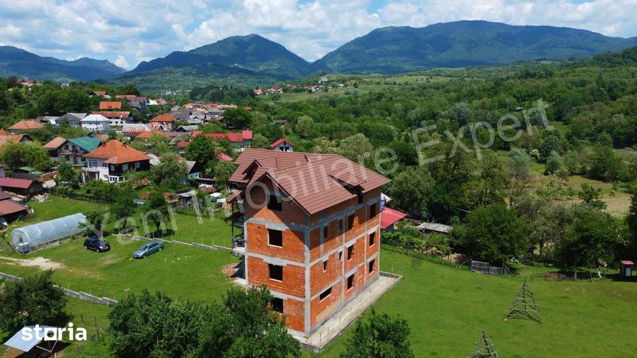 Casă cu Teren 1183 Mp în Corbeni