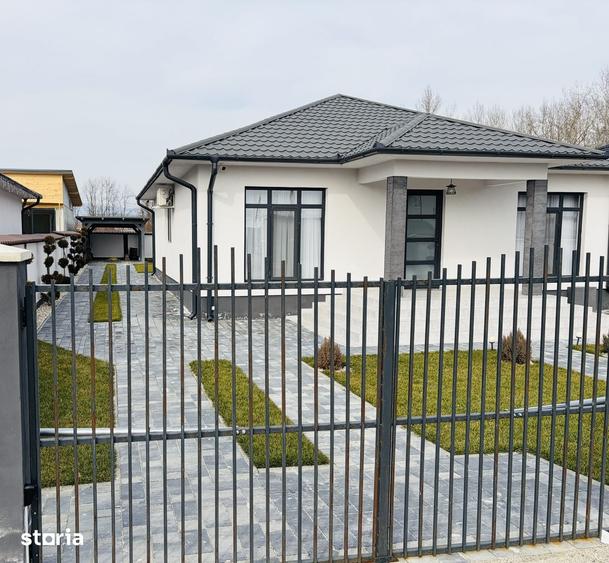 Casă cu 3 camere cu Teren 600 Mp în Central