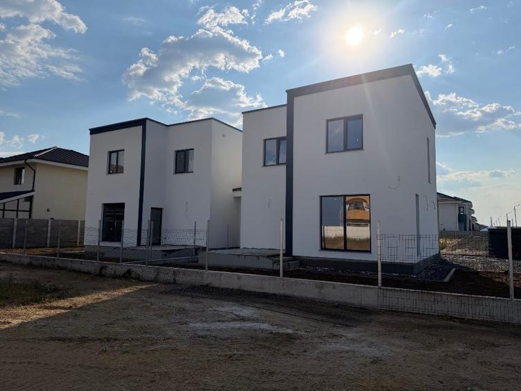 Apartament cu 3 camere decomandat în Giroc