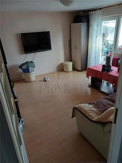 Apartament cu 3 camere decomandat, mobilat în Girocului