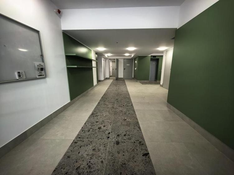 Apartament cu 3 camere semidecomandat în Baza 3