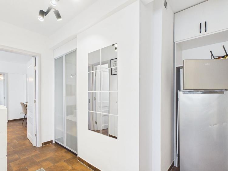 Apartament cu 2 camere semidecomandat în Tineretului