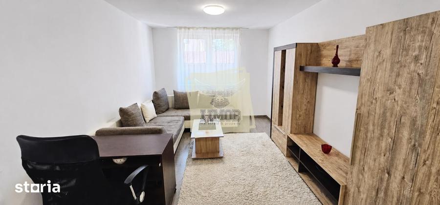 Casă cu 6 camere cu Teren 281 Mp în Tineretului