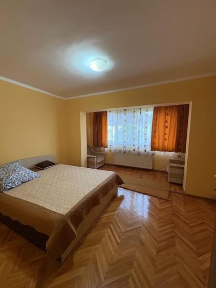 Apartament cu 4 camere decomandat, mobilat în Gării