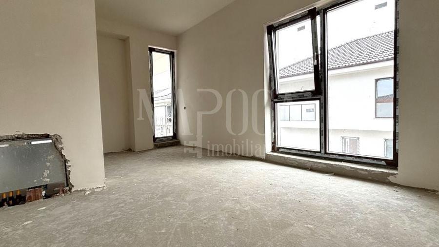 Duplex cu 4 camere cu Canalizare în Florești