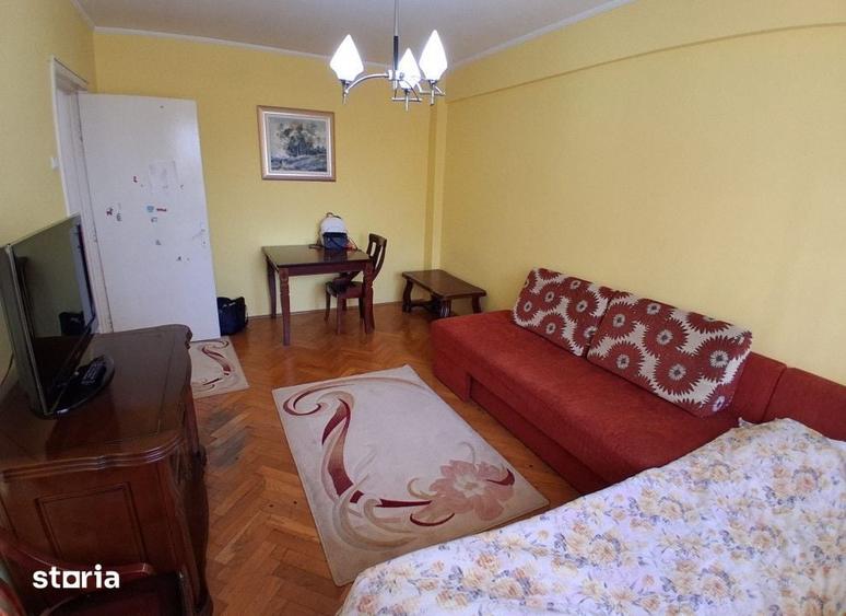 Apartament cu 3 camere decomandat în Centru Civic
