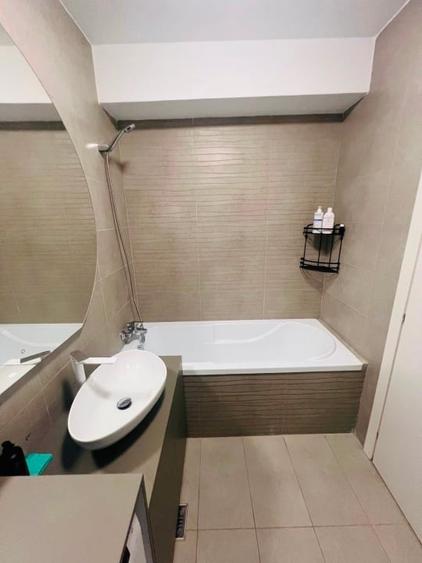 Apartament cu 2 camere decomandat, mobilat în Central