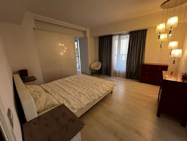 Apartament cu 3 camere decomandat în Șoseaua Nordului
