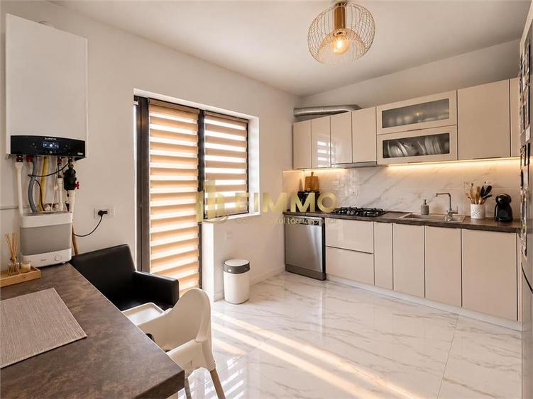 Duplex cu 4 camere cu Canalizare în Lisaura