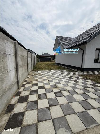 Casă cu 4 camere cu Teren 500 Mp în Domnești