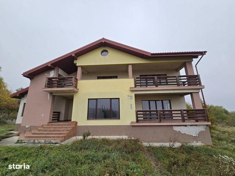 Casă cu 4 camere în Fântânele