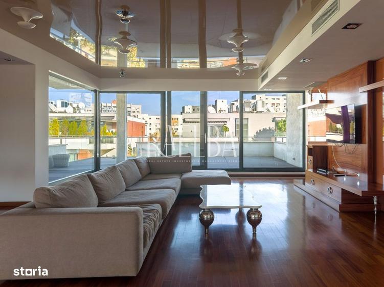 Apartament cu 4 camere, mobilat în Capitale