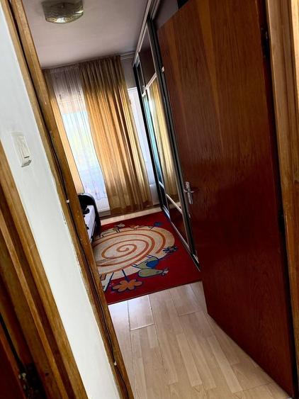 Apartament cu 3 camere decomandat, mobilat în Gara