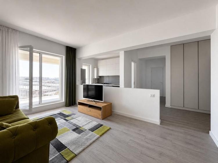 Apartament cu 3 camere decomandat în Titan