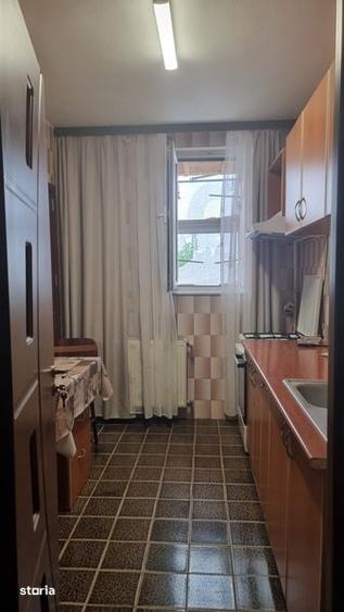Garsonieră decomandată în Titan