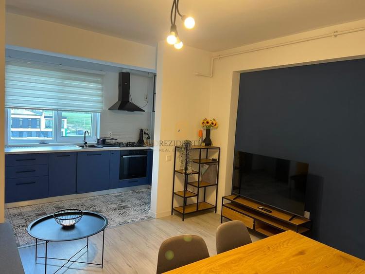 Apartament cu 2 camere semidecomandat, mobilat în Central