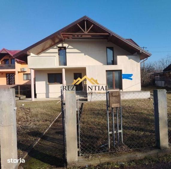 Casă cu 4 camere cu Teren 590 Mp în Central
