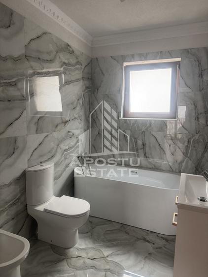 Casă individuală cu 4 camere cu Canalizare în Ghiroda