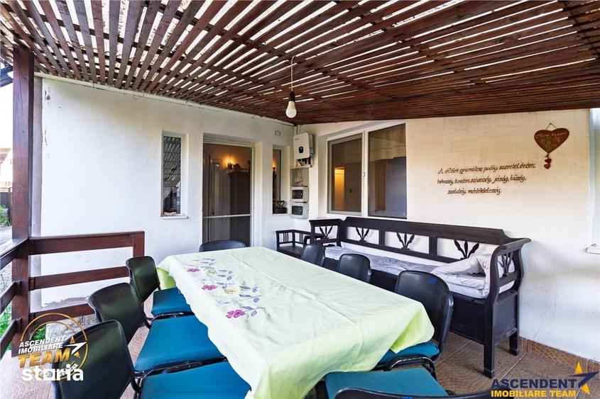 Casă cu 7 camere cu Teren 2822 Mp în Central