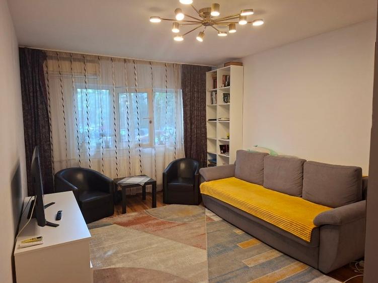 Apartament cu 2 camere semidecomandat în Crângași