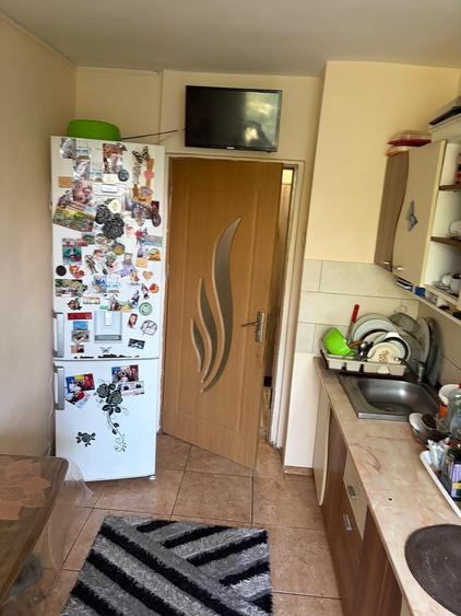 Apartament cu 4 camere semidecomandat în Tomis Nord
