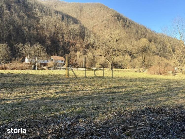 Teren de 1100 mp, în Gilău