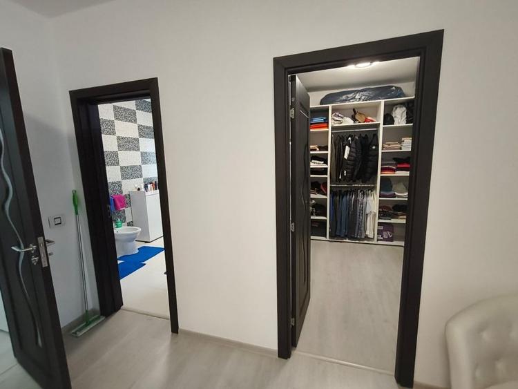 Casă individuală cu 5 camere cu Canalizare în Crasna