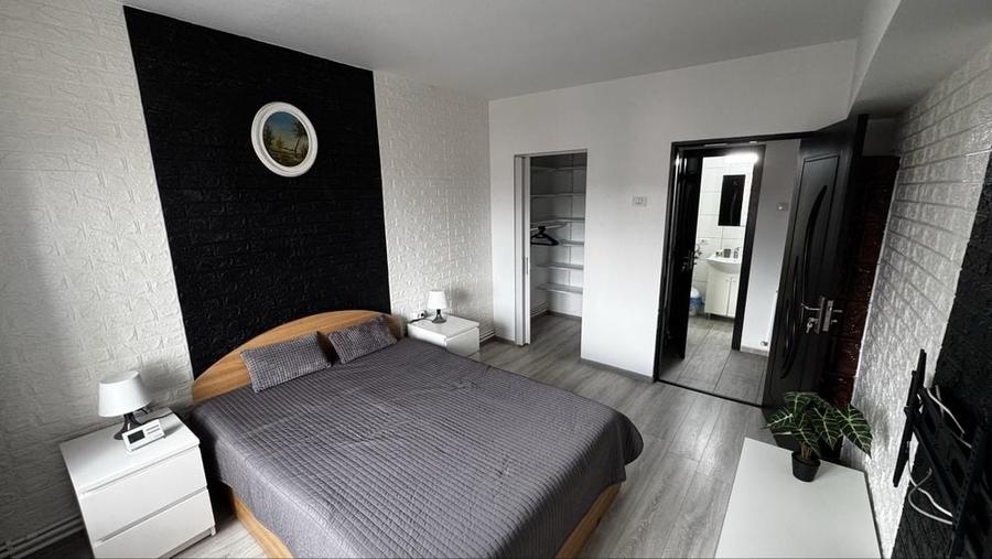 Apartament cu 2 camere decomandat în Central