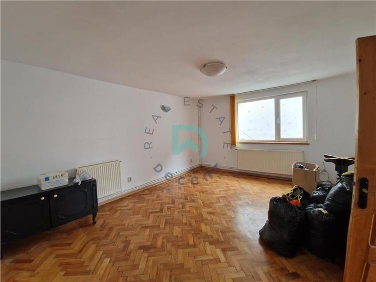 Casă individuală cu 4 camere cu Teren 240 Mp în Noua