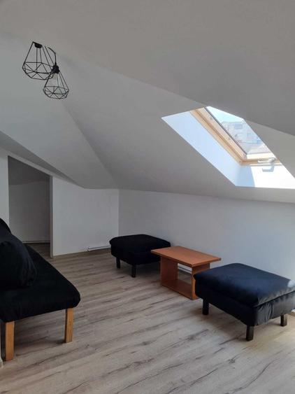 Apartament cu 4 camere semidecomandat în Ultracentral