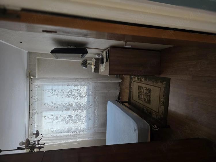 Apartament cu 3 camere semidecomandat în Centrul Civic