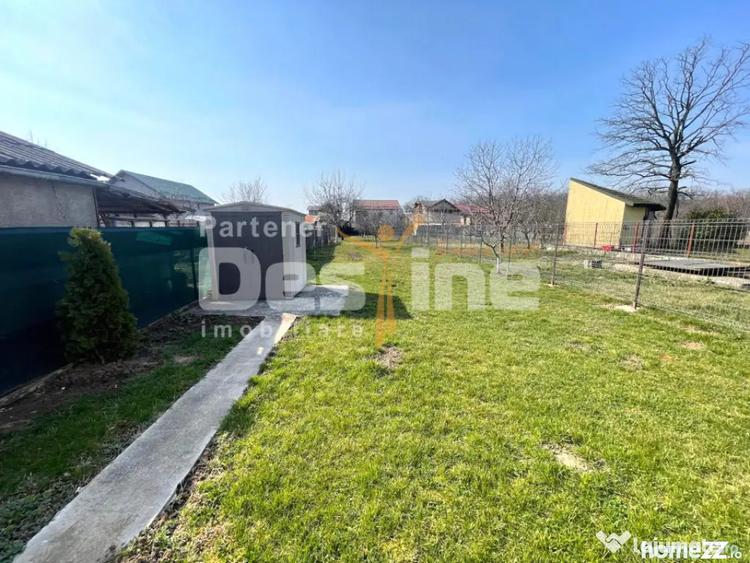 Casă cu 6 camere cu Teren 968 Mp în Păulești