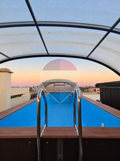 Penthouse cu 4 camere decomandat în Băneasa