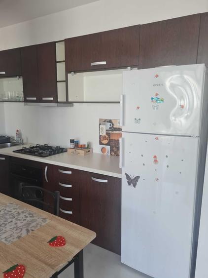 Apartament cu 2 camere semidecomandat în Nufărul