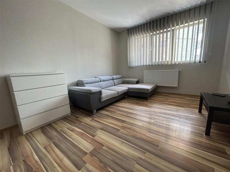 Apartament cu 2 camere decomandat, mobilat în Ipotești