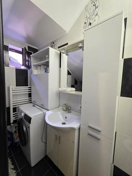 Casă cu 6 camere cu Teren 235 Mp în Rahova